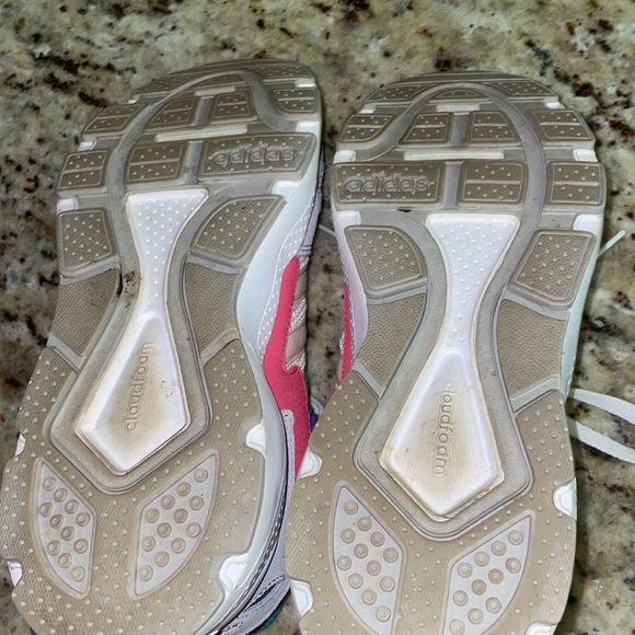 Women’s Adidas Cloudfoam Tennis Shoes - Picture 4 of 5